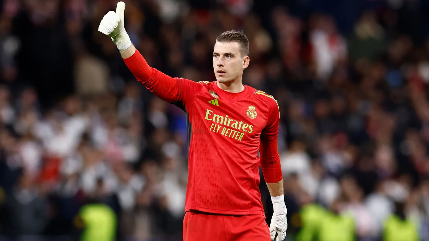 Real Madrid-ster Andriy Lunin verlengt verrassend contract met vier jaar.