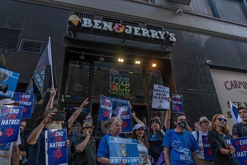 Protesten tegen Ben & Jerry's.

