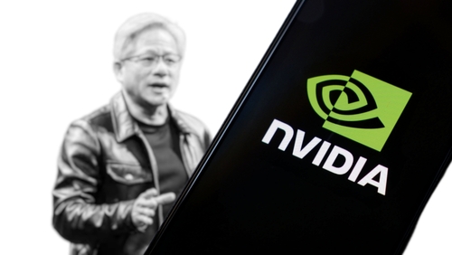 Nederland wil eigen AI-fabriek. Nvidia-ceo Jensen Huang