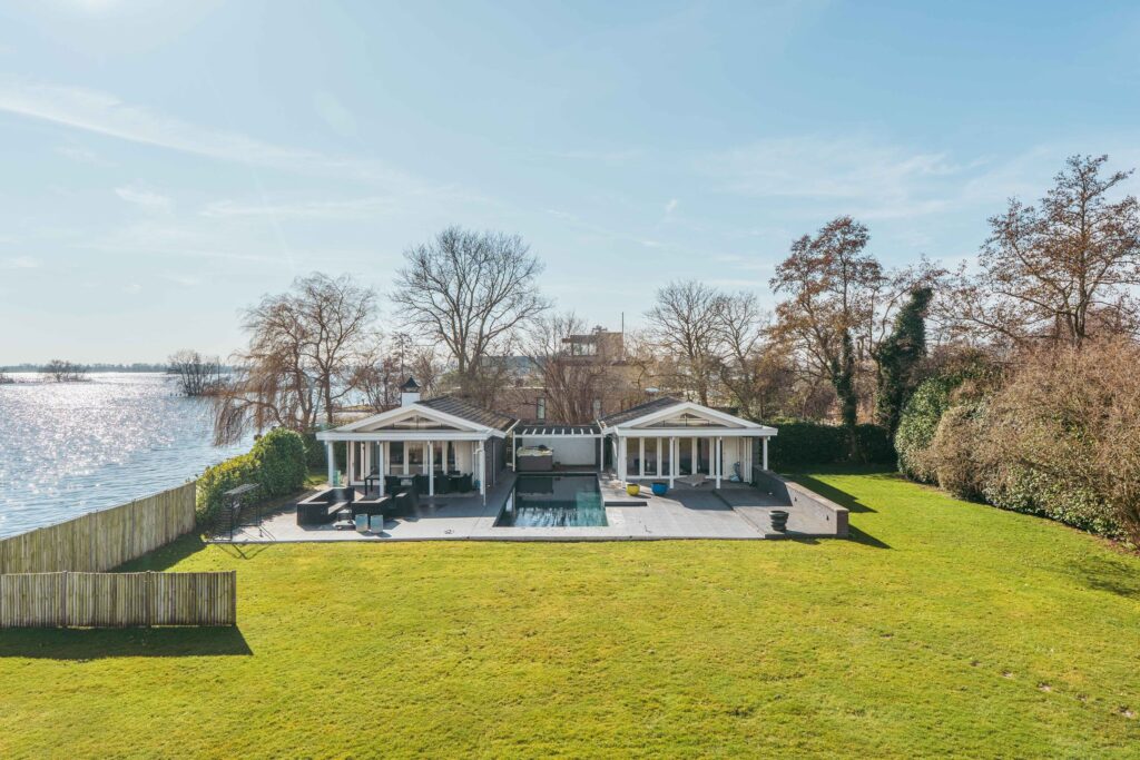 Poolhouses Villa wijd waterland