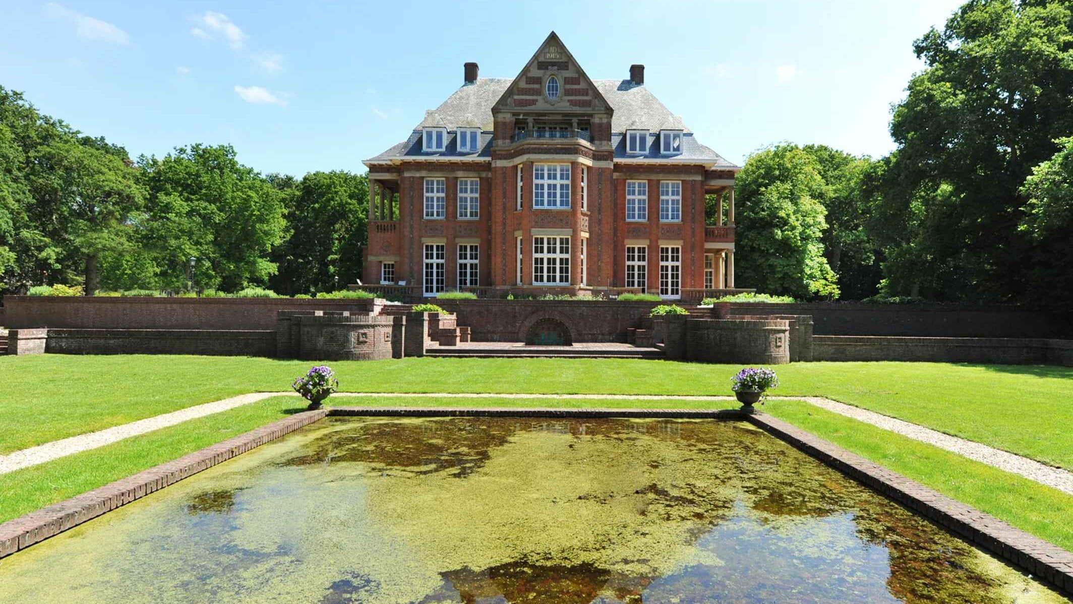 Ambassade van Qatar strijkt neer in Wassenaar met aankoop van monumentale villa