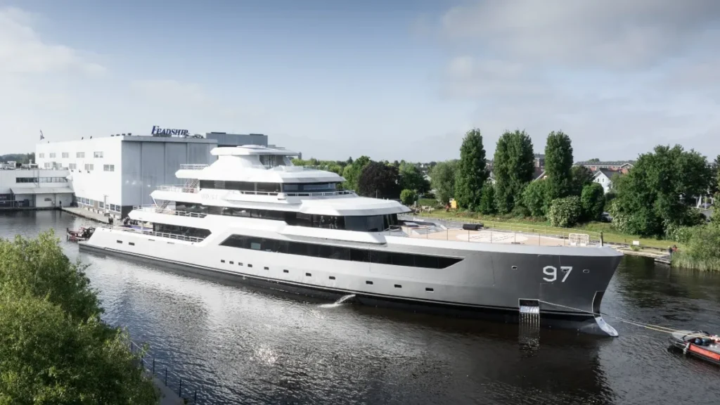 Feadship ‘Valor’ 